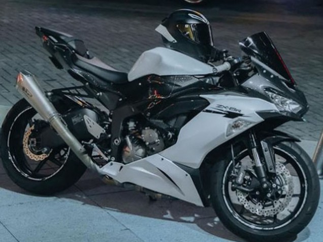 White Black Carbon Fiber 2019-2022 Kawasaki ZX6R Motorcycle Fairings