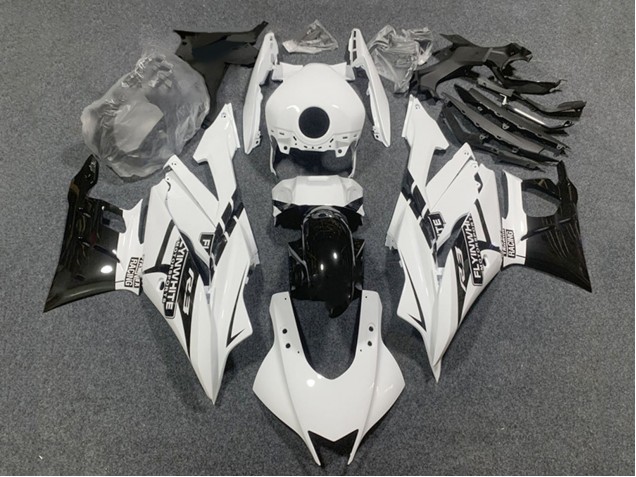 White Glossy Black 2022-2024 Yamaha YZF R3/R25 Motorcycle Fairings